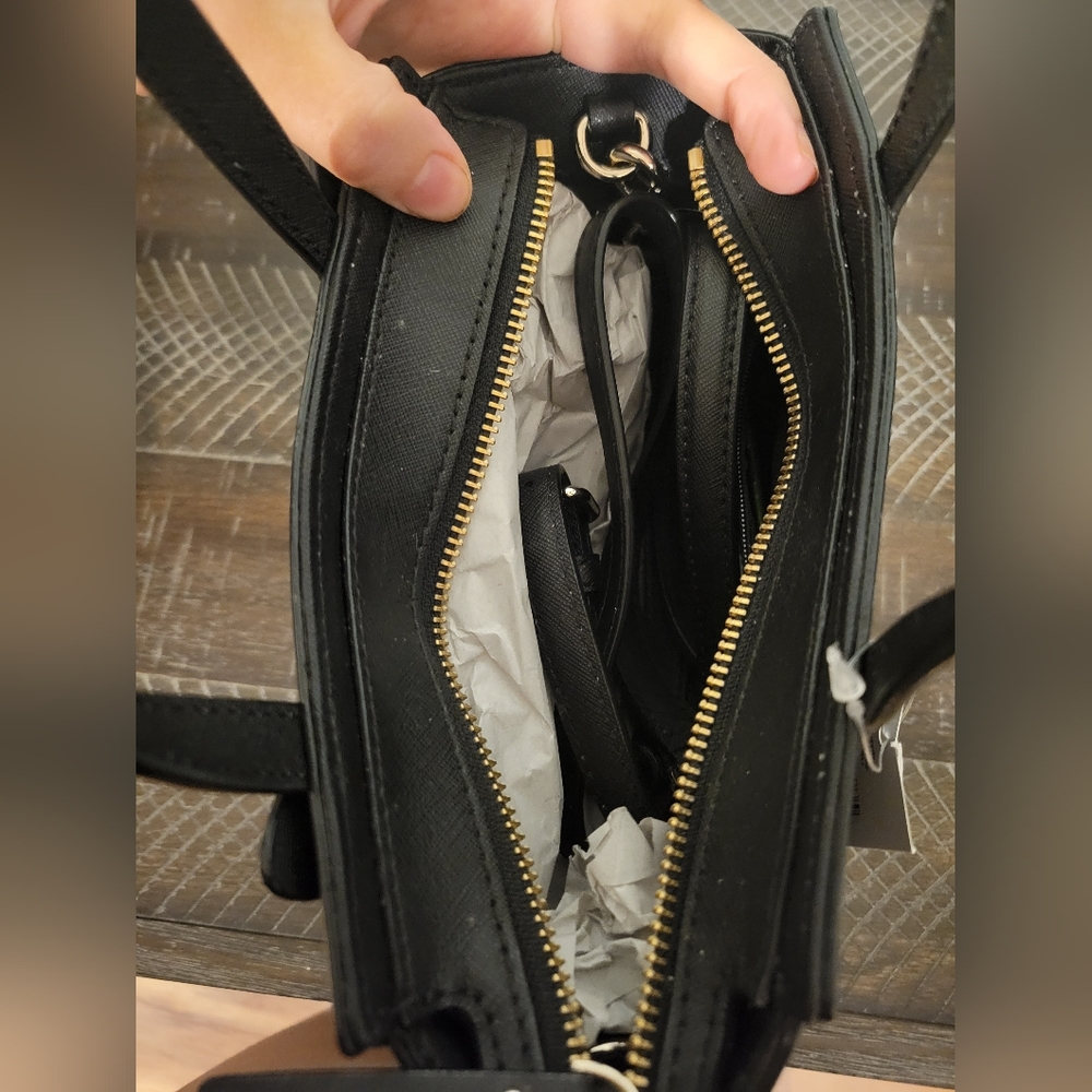 Kate Spade Purse - Picture 3 of 7